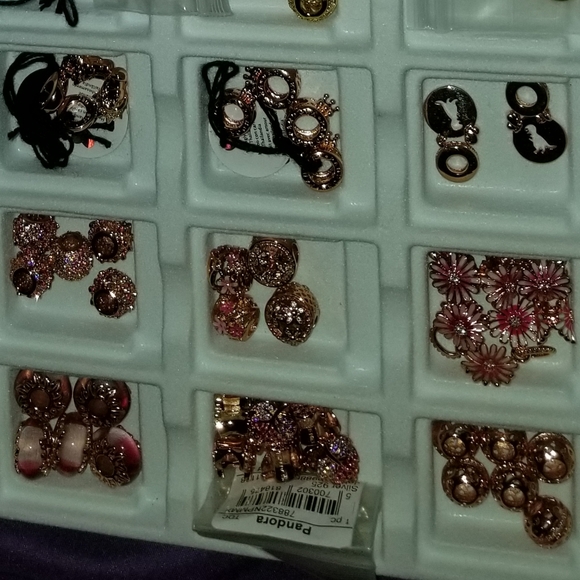 NEW PANDORA ROSE OPENWORK PINK DAISY FLOWER CHARM - Picture 3 of 7